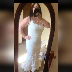 Elegant White Wedding Dress